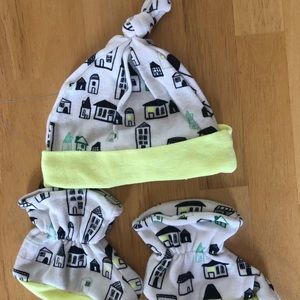 Oh Joy knot hat with matching booties